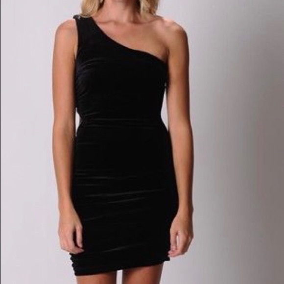 lipsy black one shoulder dress